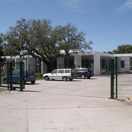 Hotel Parque De Campismo Orbitur Montargil Extérieur photo