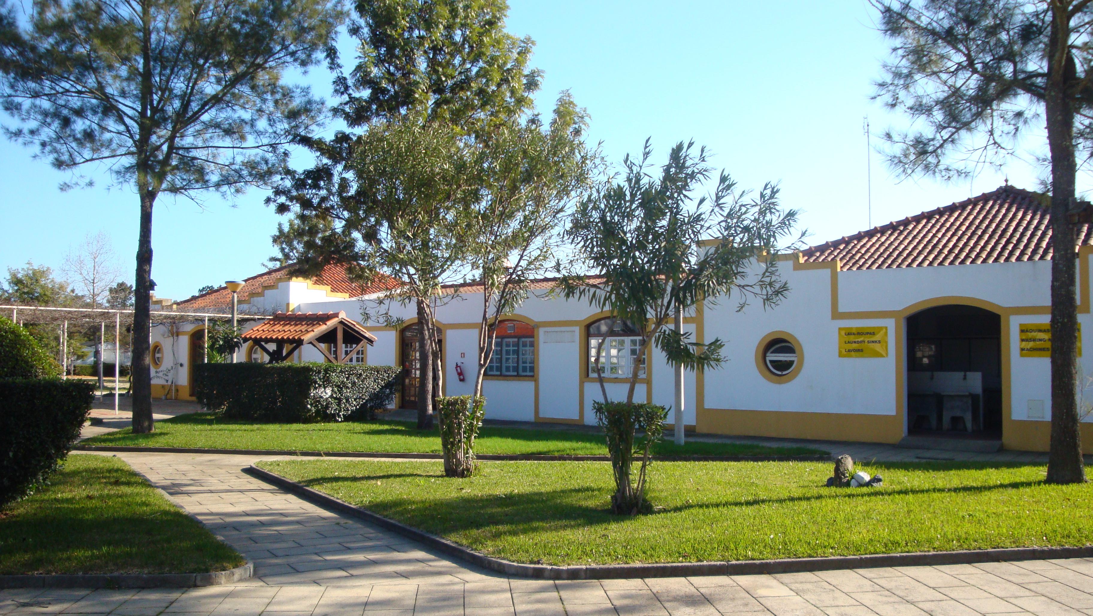 Hotel Parque De Campismo Orbitur Montargil Extérieur photo